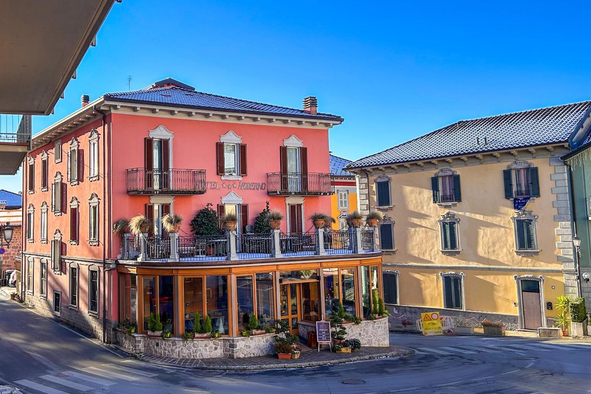 Hotel Moderno Restaurant Serina  Exterior photo